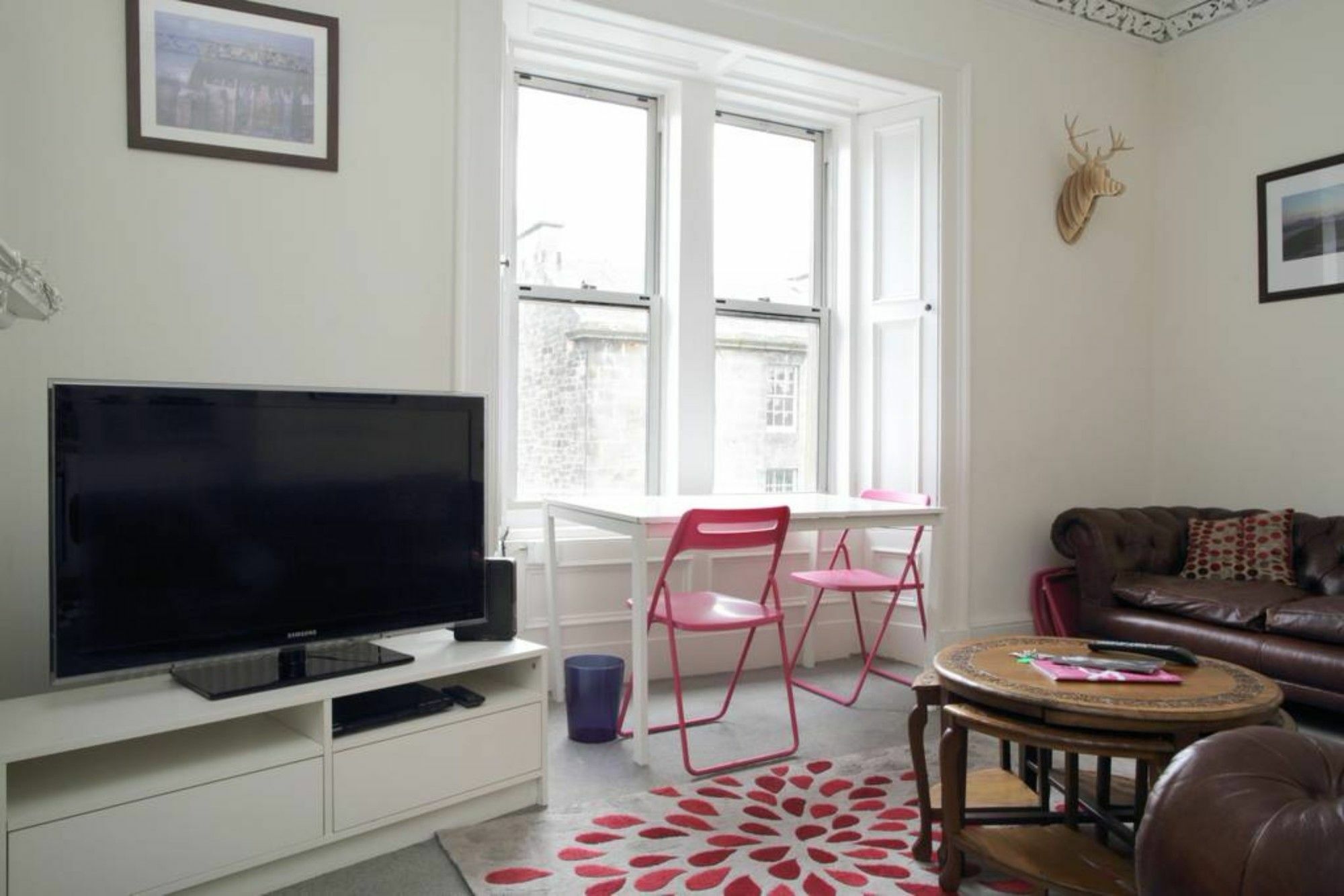 Modern And Colourful Flat By The Castle Lägenhet Edinburg Exteriör bild